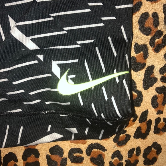 NIKE PRO LEGGINGS - Picture 3 of 3